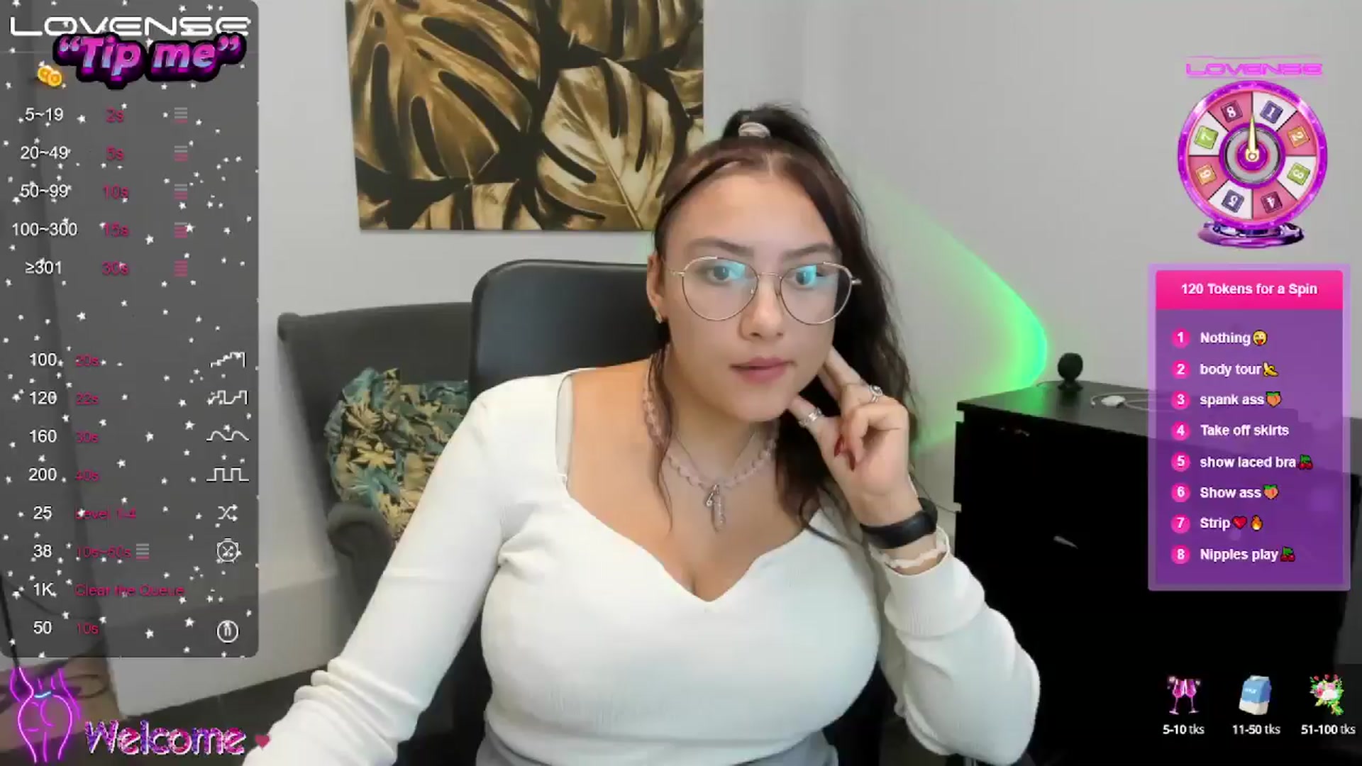 Gallery image thumbnail from SunfLowerr's myfreecams stream on, 10/28/2024, 16:37 image 19 of 20