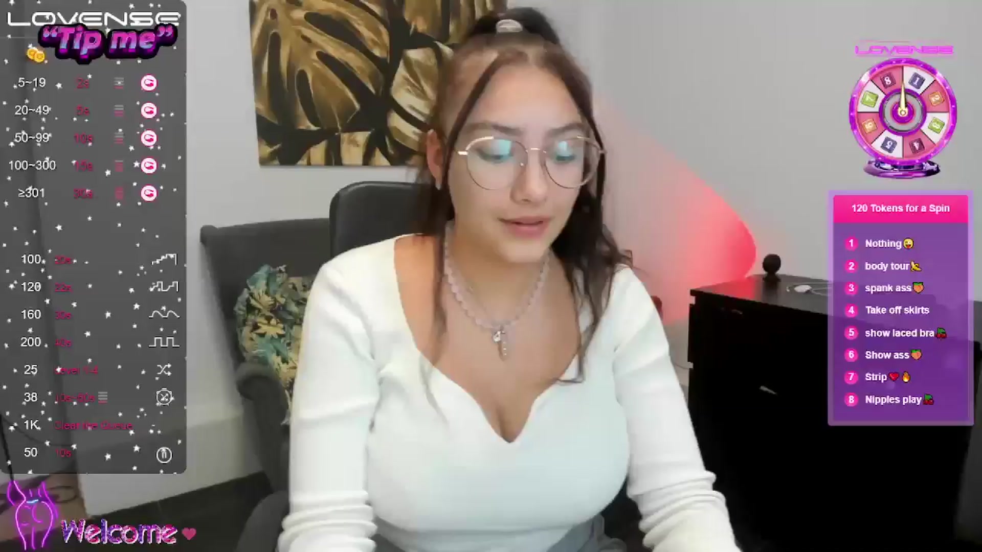 Gallery image thumbnail from SunfLowerr's myfreecams stream on, 10/28/2024, 18:04 image 12 of 20