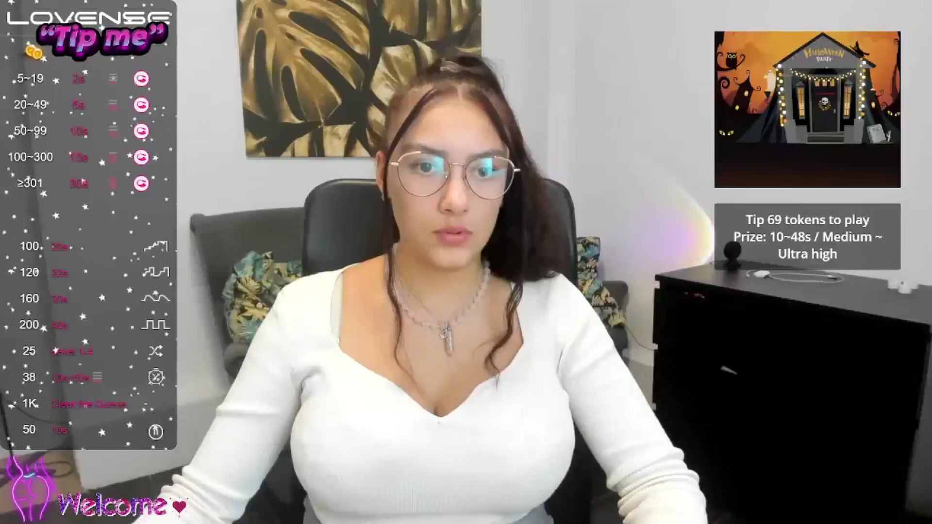 Gallery image thumbnail from SunfLowerr's myfreecams stream on, 10/28/2024, 18:04 image 20 of 20