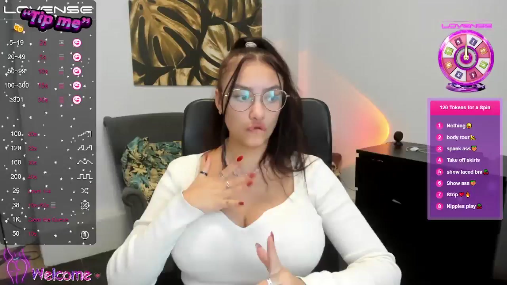 Gallery image thumbnail from SunfLowerr's myfreecams stream on, 10/28/2024, 18:04 image 3 of 20
