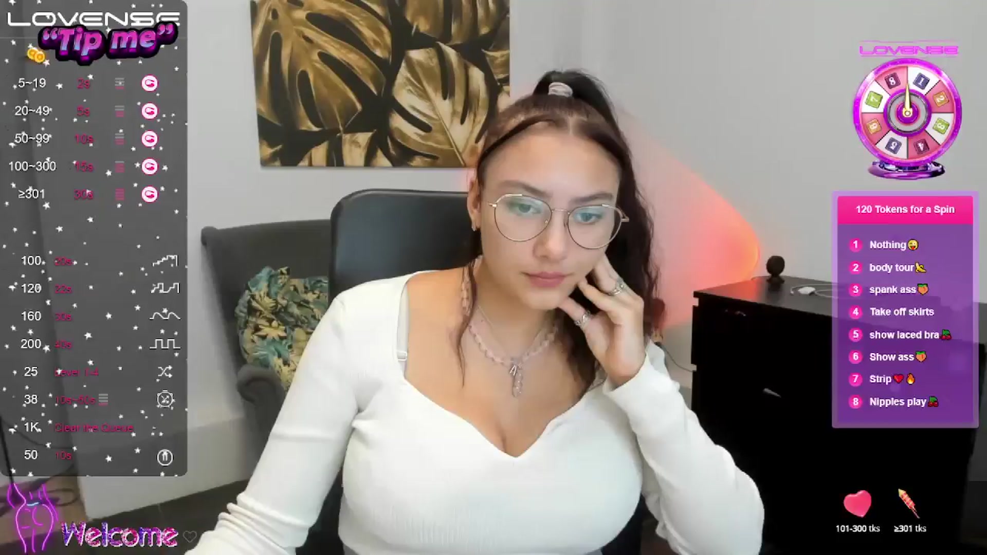 Gallery image thumbnail from SunfLowerr's myfreecams stream on, 10/28/2024, 18:04 image 2 of 20