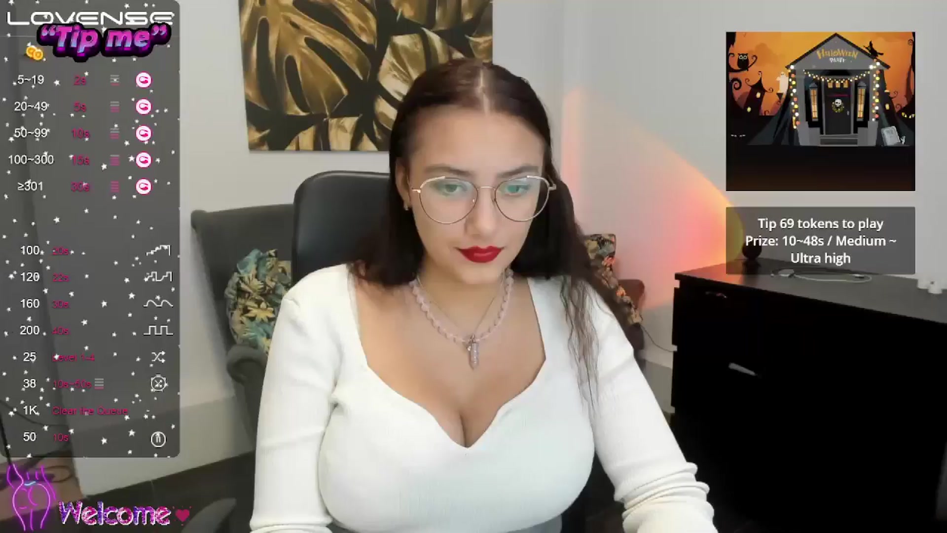 Gallery image thumbnail from SunfLowerr's myfreecams stream on, 10/28/2024, 21:05 image 18 of 20