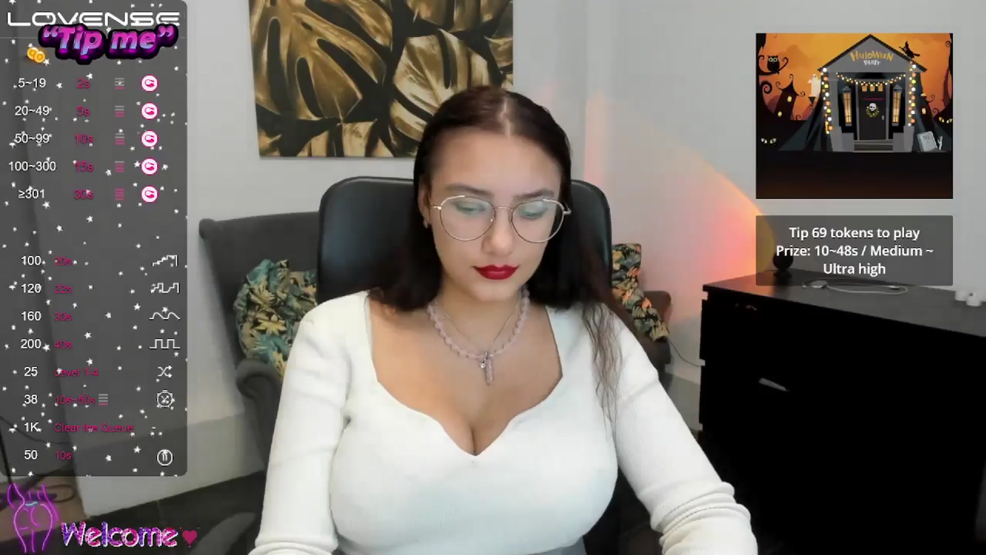 Gallery image thumbnail from SunfLowerr's myfreecams stream on, 10/28/2024, 21:05 image 19 of 20