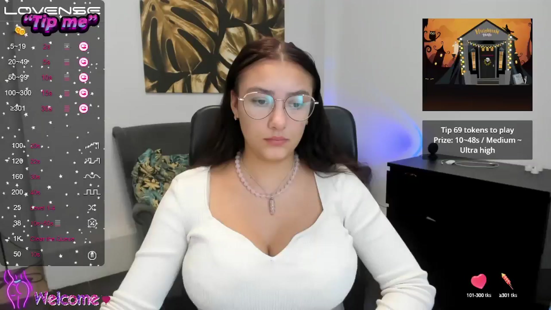 Gallery image thumbnail from SunfLowerr's myfreecams stream on, 10/28/2024, 21:05 image 5 of 20