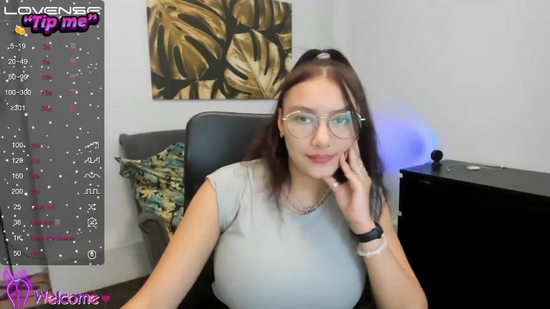Gallery image thumbnail from SunfLowerr's myfreecams stream on, 10/29/2024, 14:34 image 6 of 20