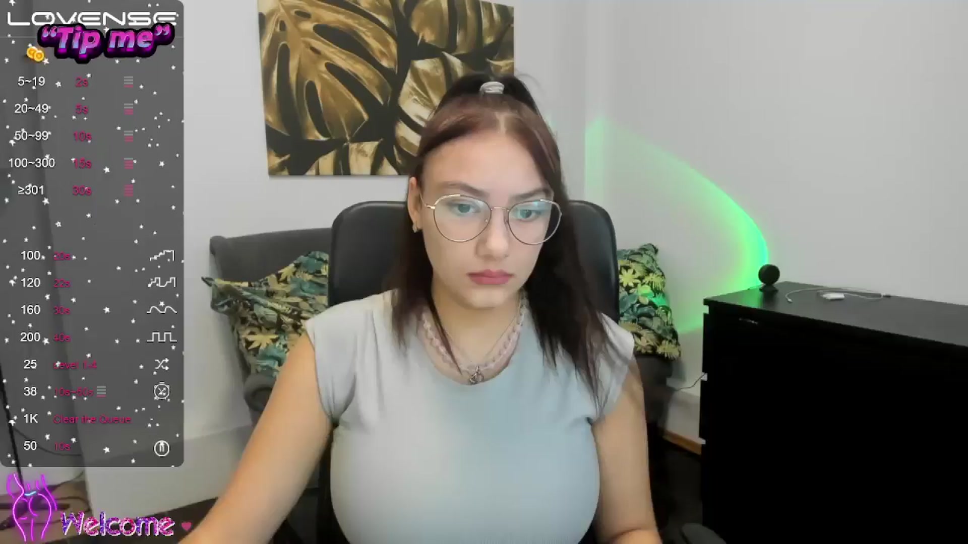 Gallery image thumbnail from SunfLowerr's myfreecams stream on, 10/29/2024, 14:34 image 3 of 20