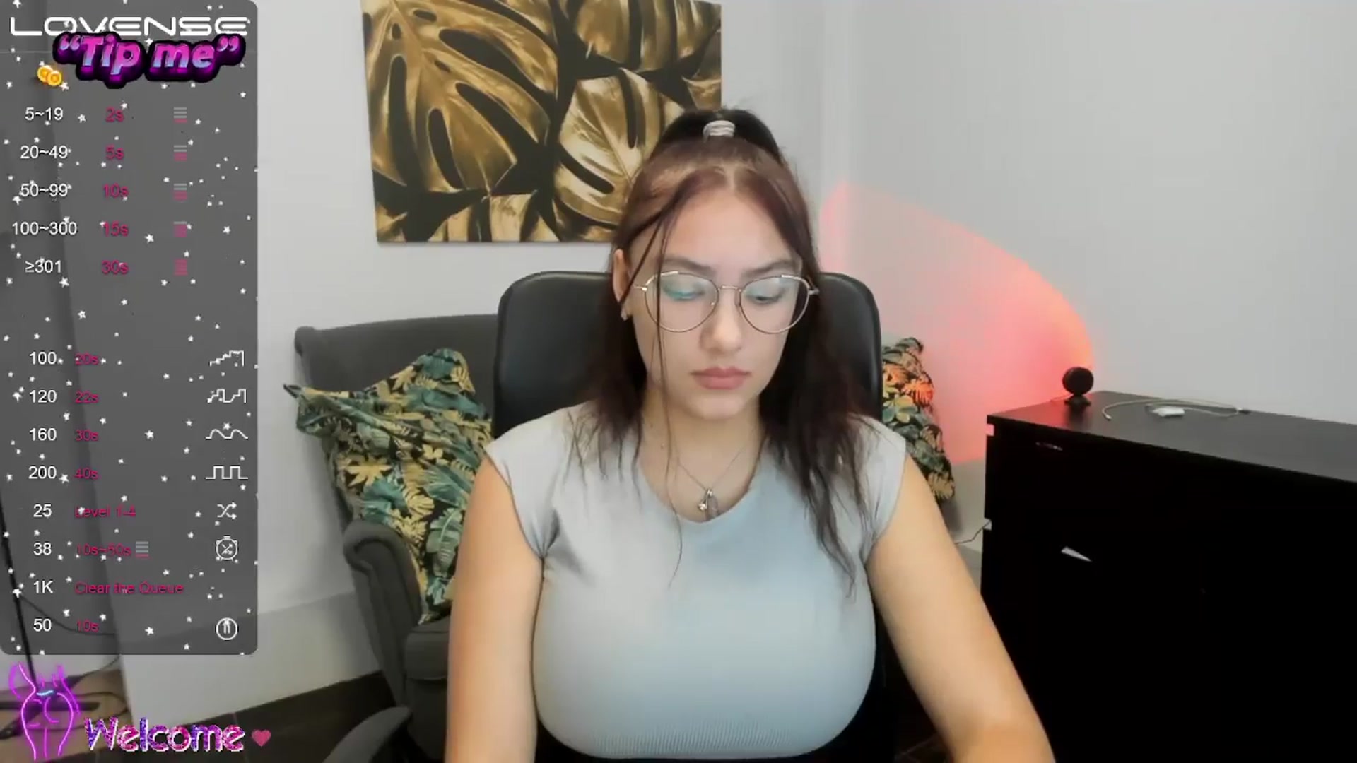 Gallery image thumbnail from SunfLowerr's myfreecams stream on, 10/29/2024, 16:48 image 3 of 20