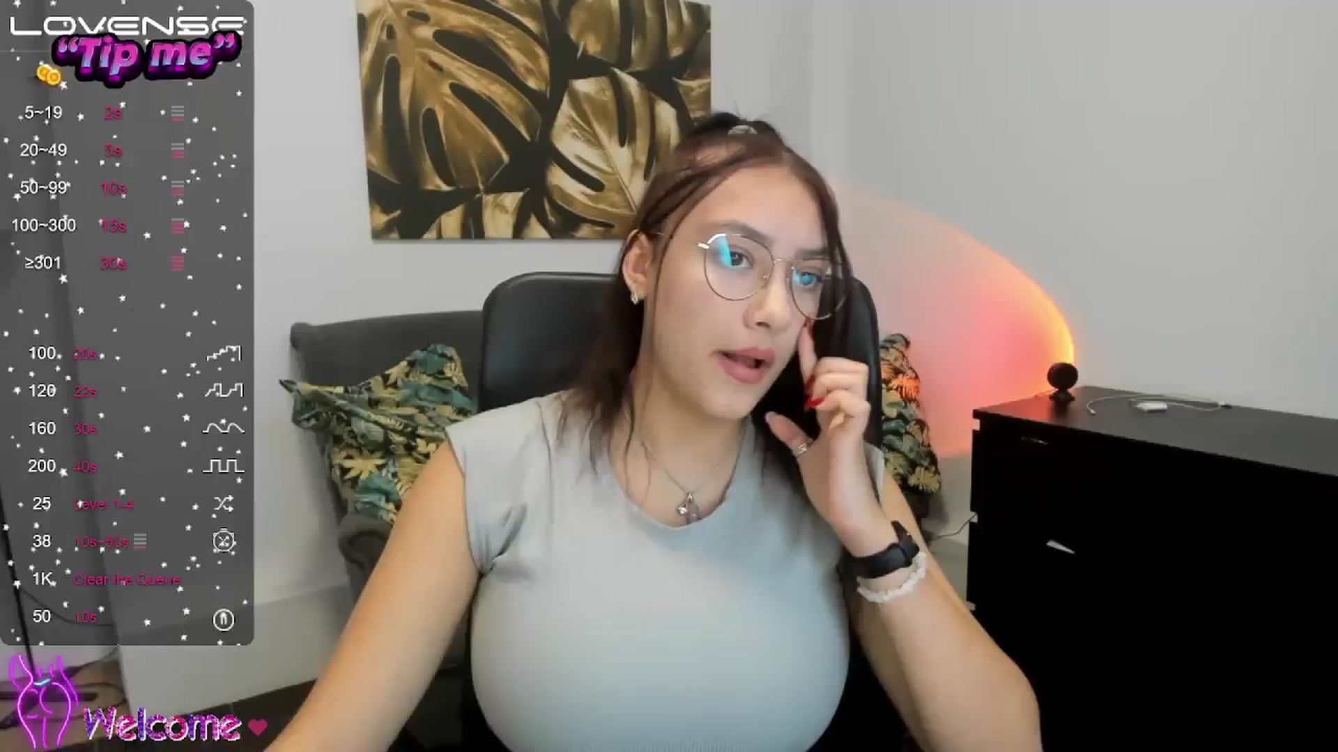 Gallery image thumbnail from SunfLowerr's myfreecams stream on, 10/29/2024, 16:48 image 1 of 20