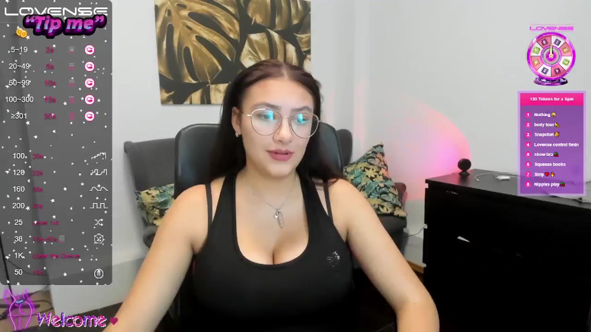 Gallery image thumbnail from SunfLowerr's myfreecams stream on, 10/29/2024, 20:50 image 5 of 20