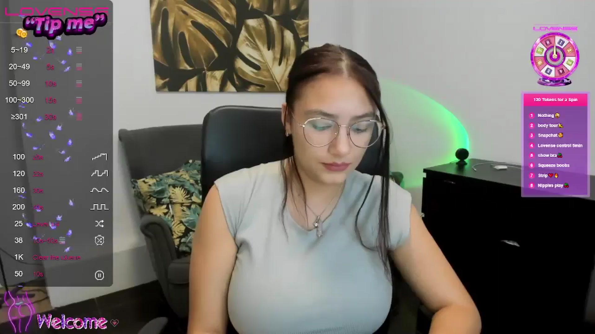 Gallery image thumbnail from SunfLowerr's myfreecams stream on, 10/29/2024, 20:50 image 16 of 20