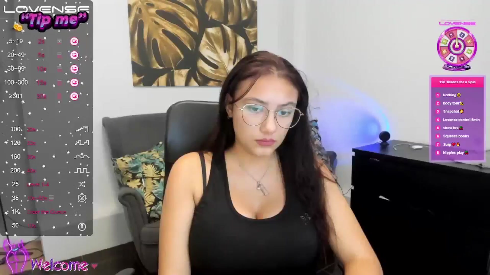 Gallery image thumbnail from SunfLowerr's myfreecams stream on, 10/29/2024, 20:50 image 8 of 20