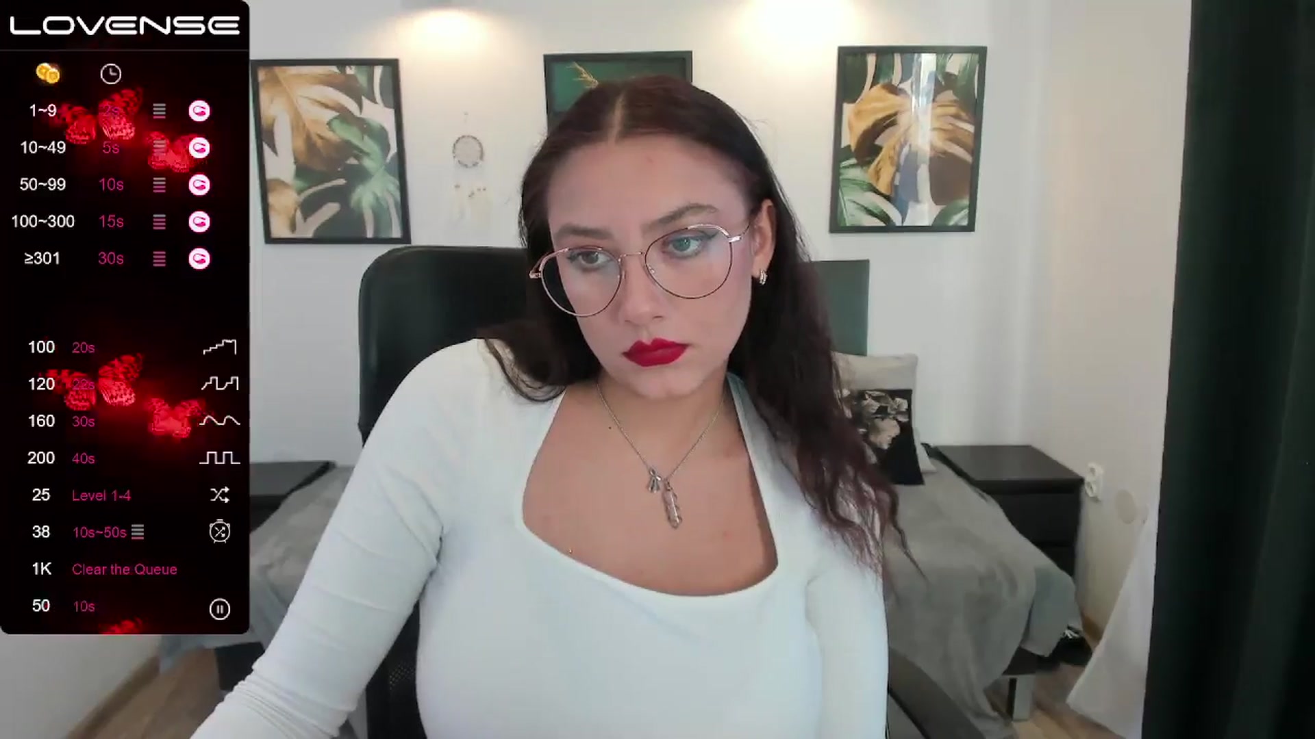 Gallery image thumbnail from SunfLowerr's myfreecams stream on, 11/02/2024, 14:45 image 14 of 20