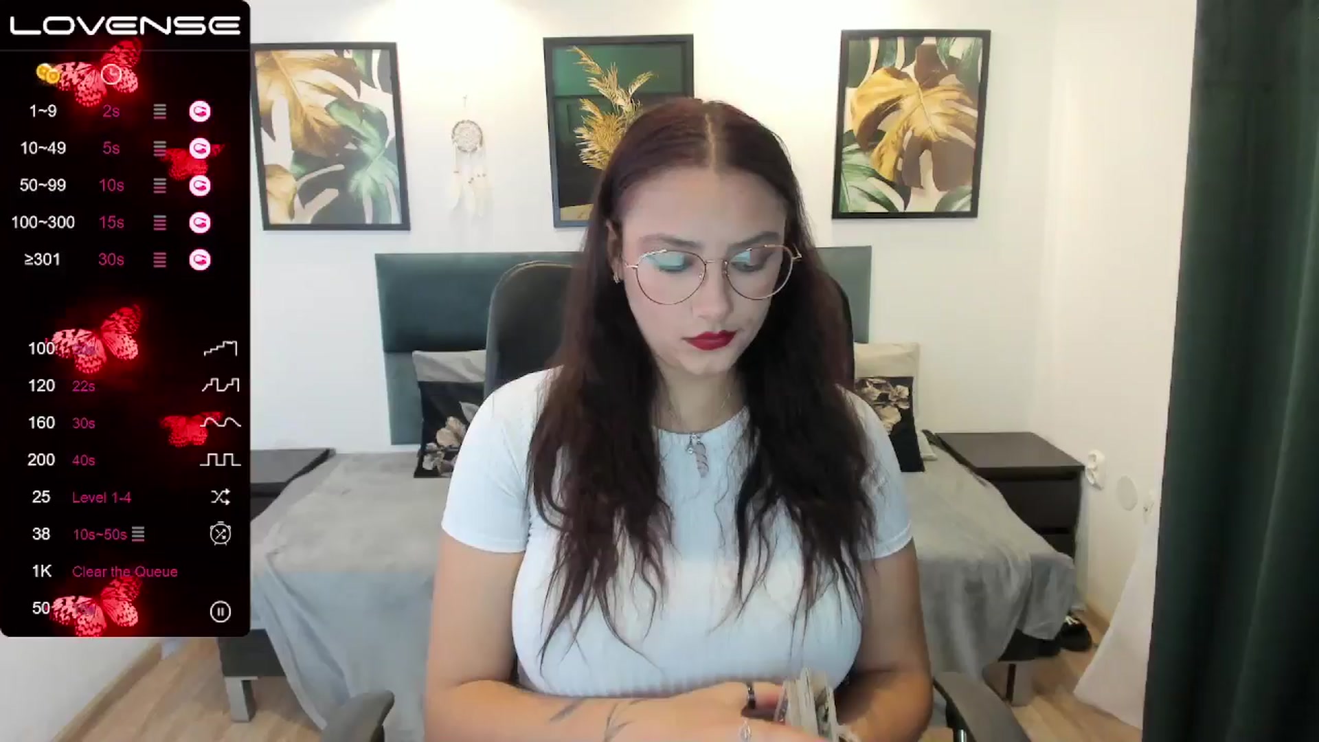 Gallery image thumbnail from SunfLowerr's myfreecams stream on, 11/02/2024, 16:12 image 8 of 20