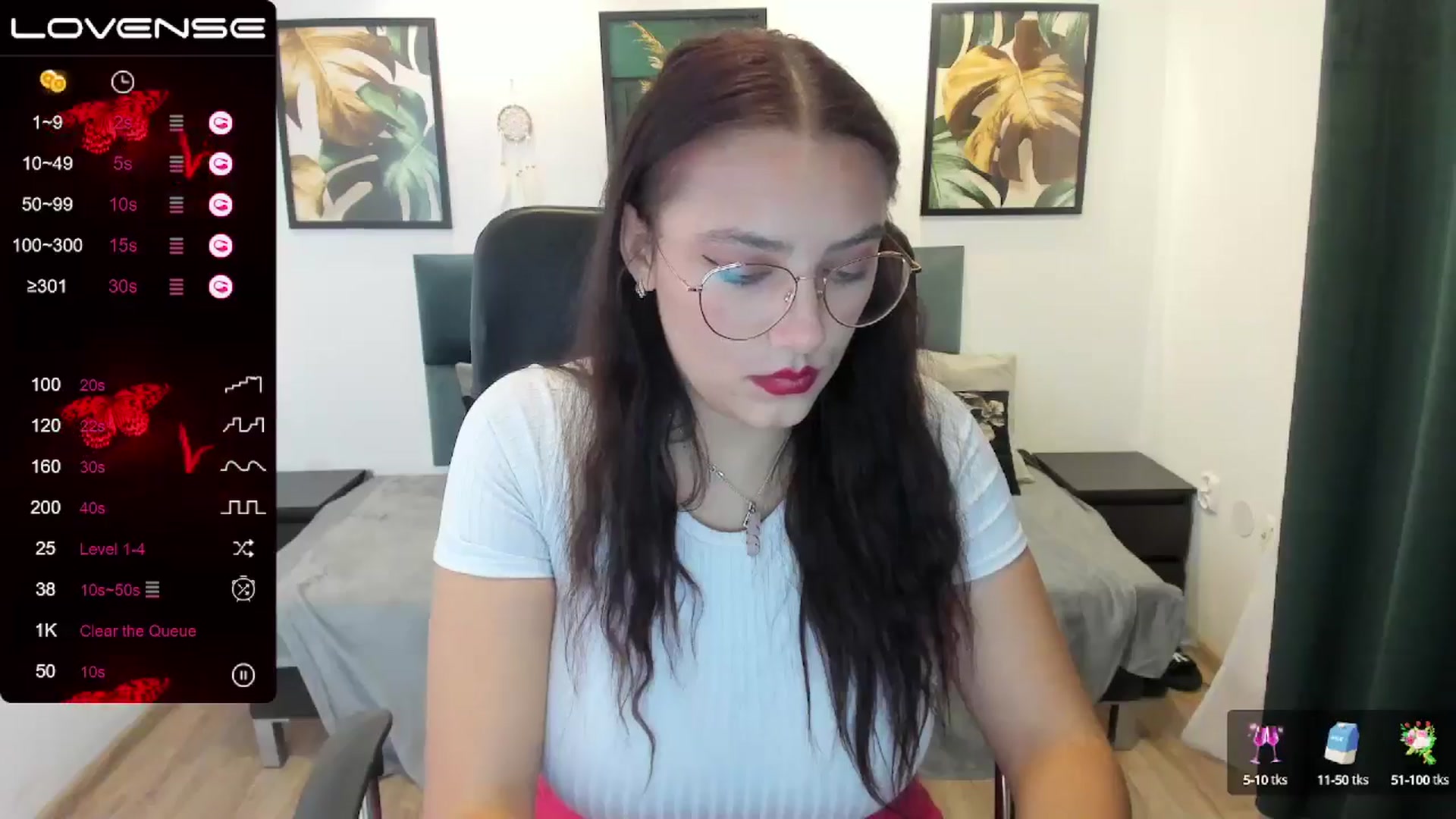 Gallery image thumbnail from SunfLowerr's myfreecams stream on, 11/02/2024, 17:44 image 14 of 20