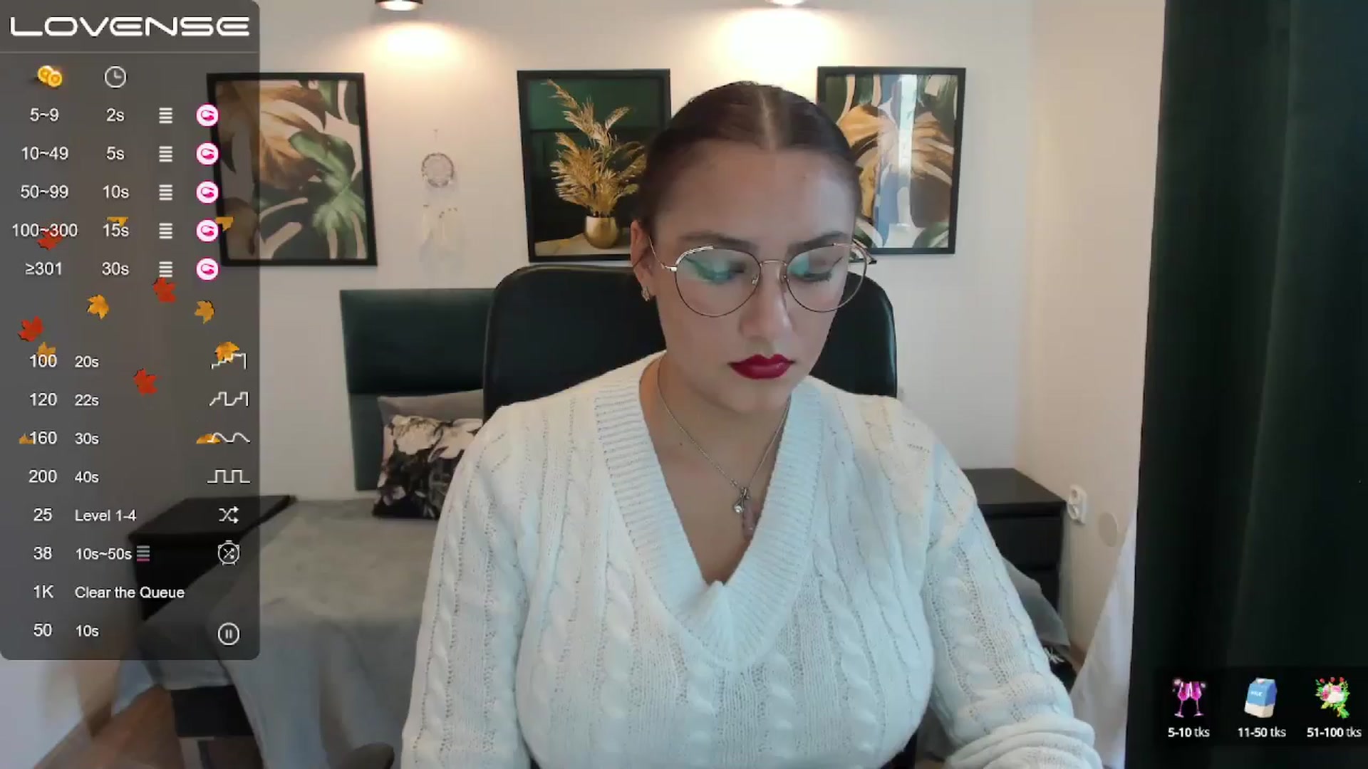 Gallery image thumbnail from SunfLowerr's myfreecams stream on, 11/03/2024, 12:55 image 15 of 20