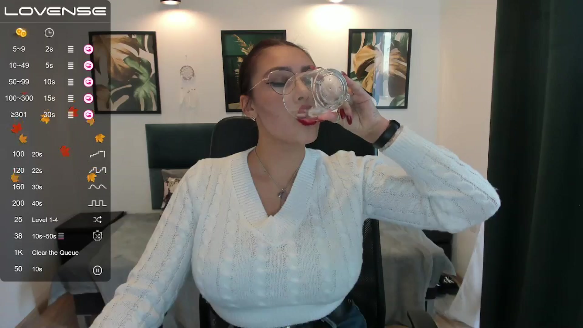 Gallery image thumbnail from SunfLowerr's myfreecams stream on, 11/03/2024, 12:55 image 12 of 20