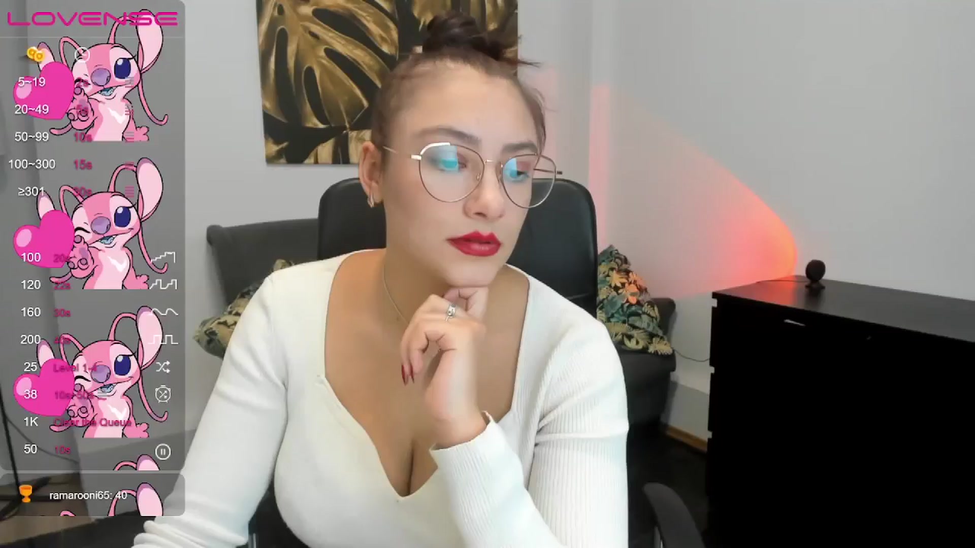 Gallery image thumbnail from SunfLowerr's myfreecams stream on, 11/09/2024, 19:17 image 1 of 20