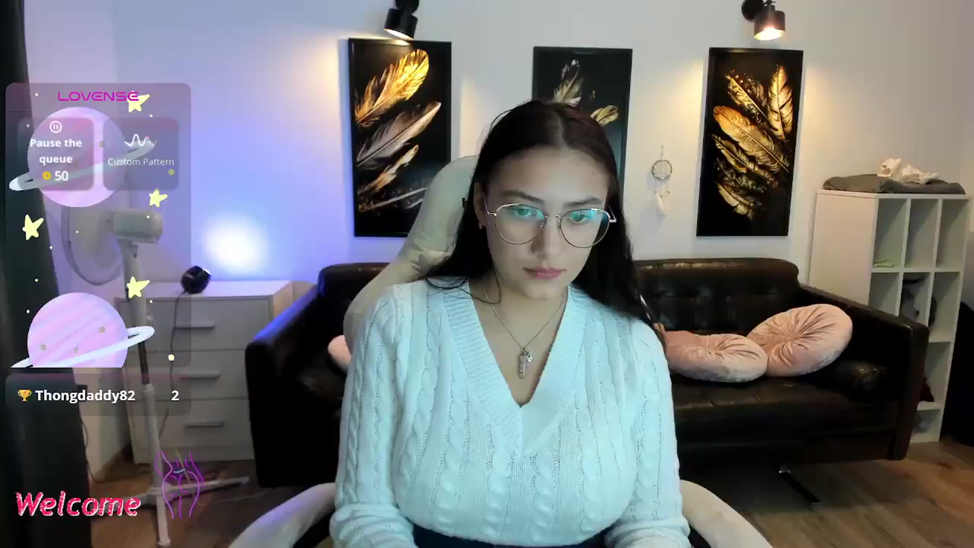 Gallery image thumbnail from SunfLowerr's myfreecams stream on, 11/10/2024, 17:06 image 15 of 20