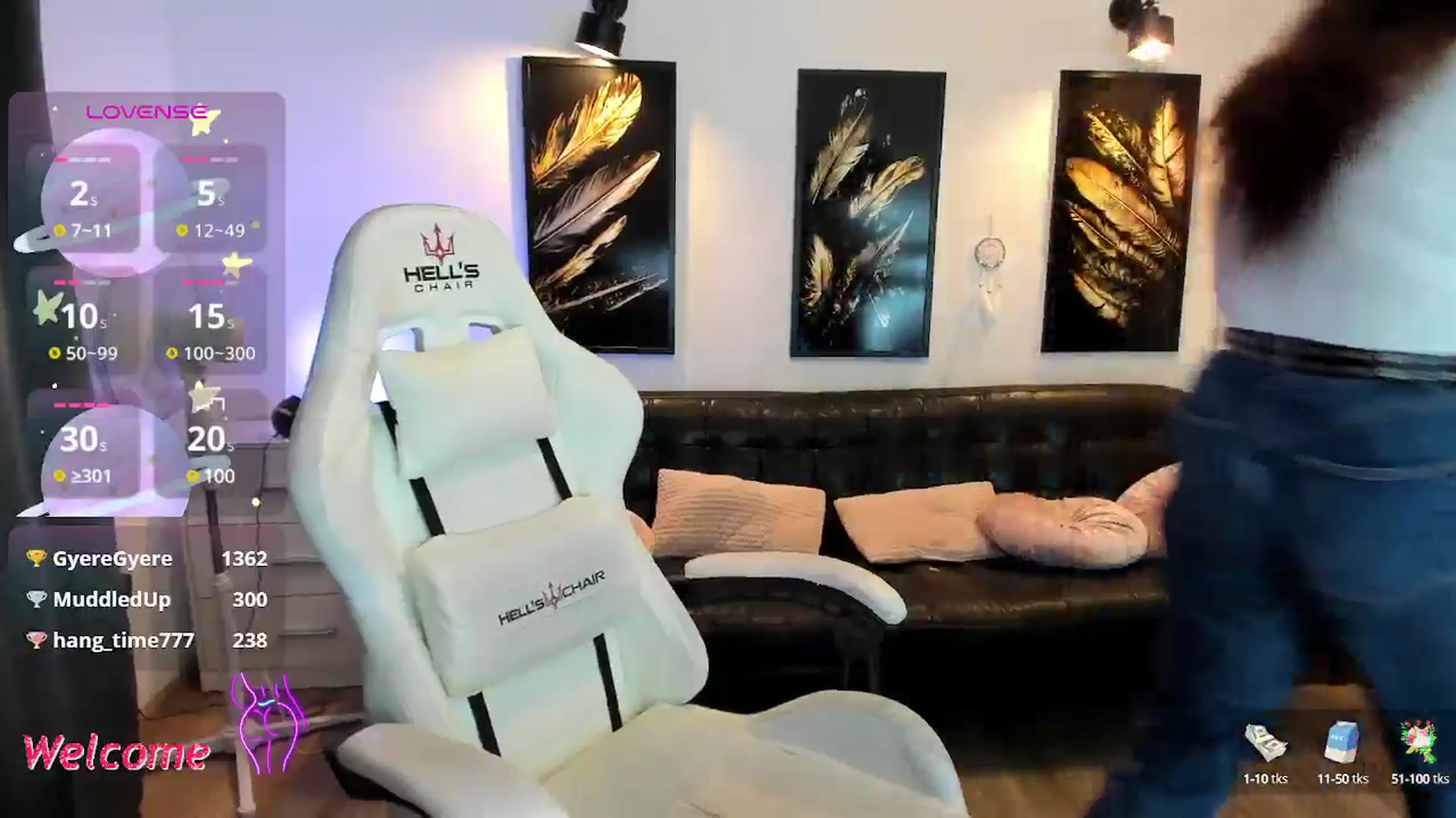 Gallery image thumbnail from SunfLowerr's myfreecams stream on, 11/10/2024, 19:29 image 15 of 20