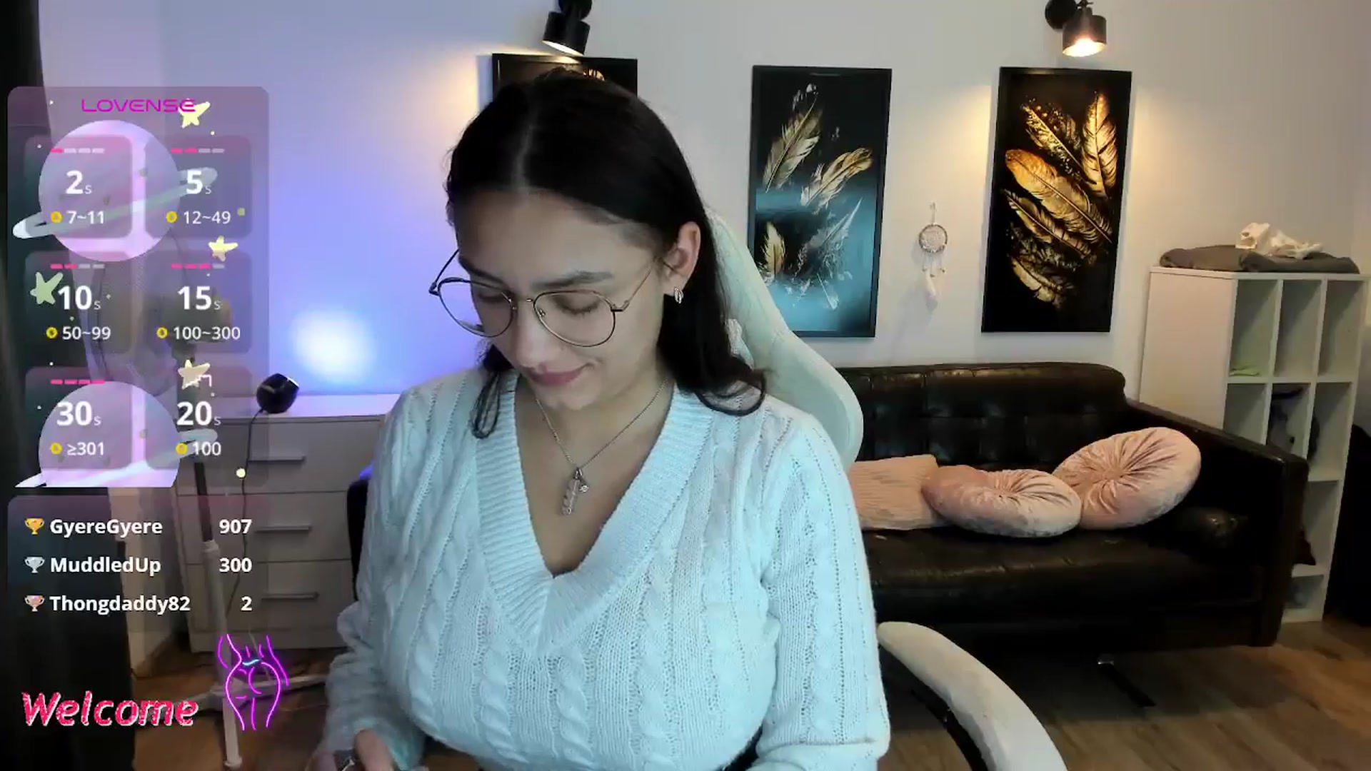 Gallery image thumbnail from SunfLowerr's myfreecams stream on, 11/10/2024, 19:29 image 3 of 20