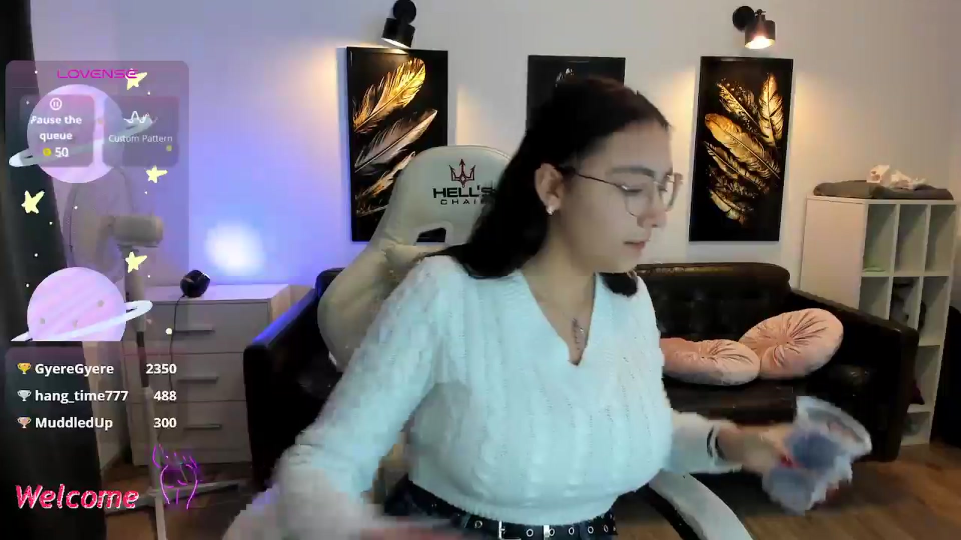 Gallery image thumbnail from SunfLowerr's myfreecams stream on, 11/10/2024, 20:55 image 17 of 20