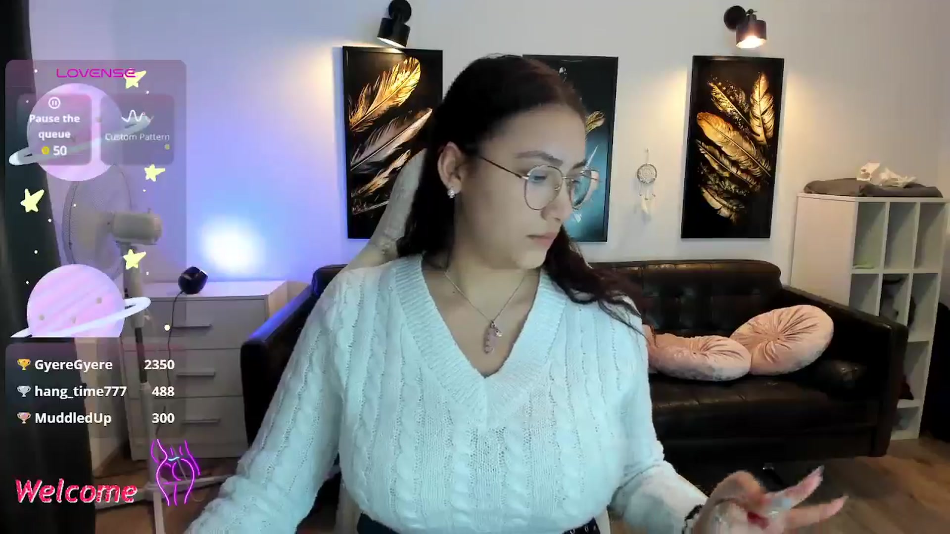 Gallery image thumbnail from SunfLowerr's myfreecams stream on, 11/10/2024, 20:55 image 6 of 20