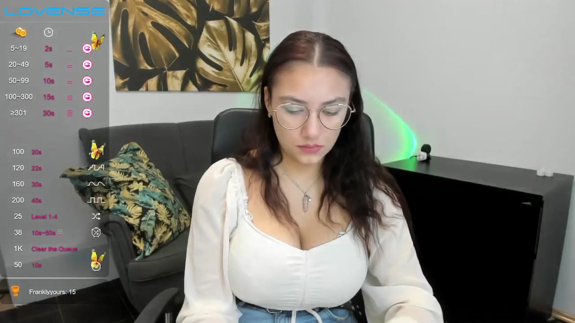 Gallery image thumbnail from SunfLowerr's myfreecams stream on, 11/14/2024, 13:40 image 9 of 20