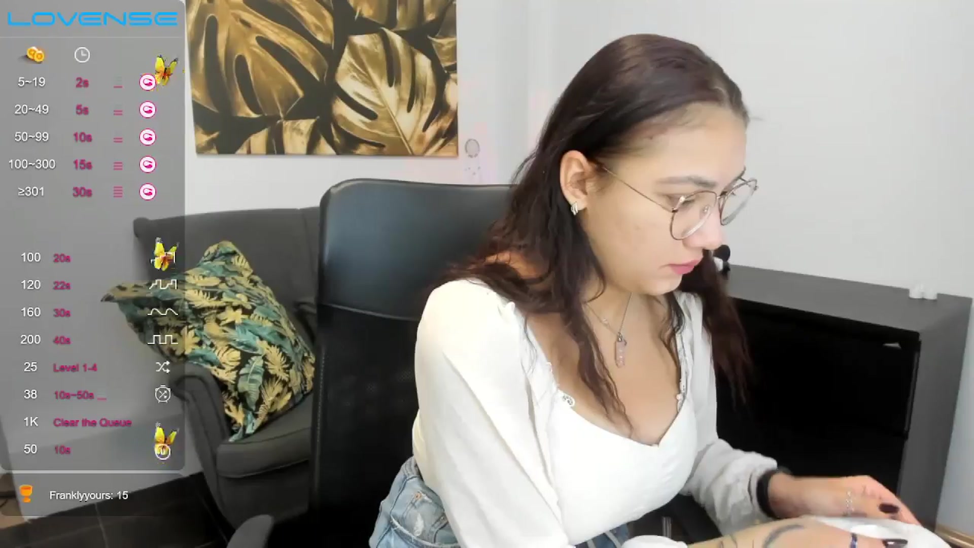 Gallery image thumbnail from SunfLowerr's myfreecams stream on, 11/14/2024, 13:40 image 8 of 20
