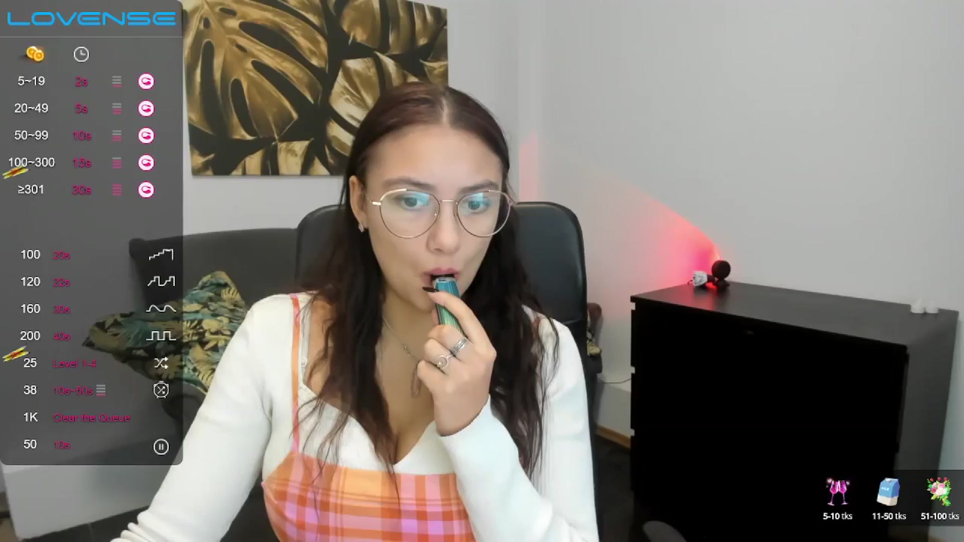 Gallery image thumbnail from SunfLowerr's myfreecams stream on, 11/15/2024, 15:09 image 11 of 20