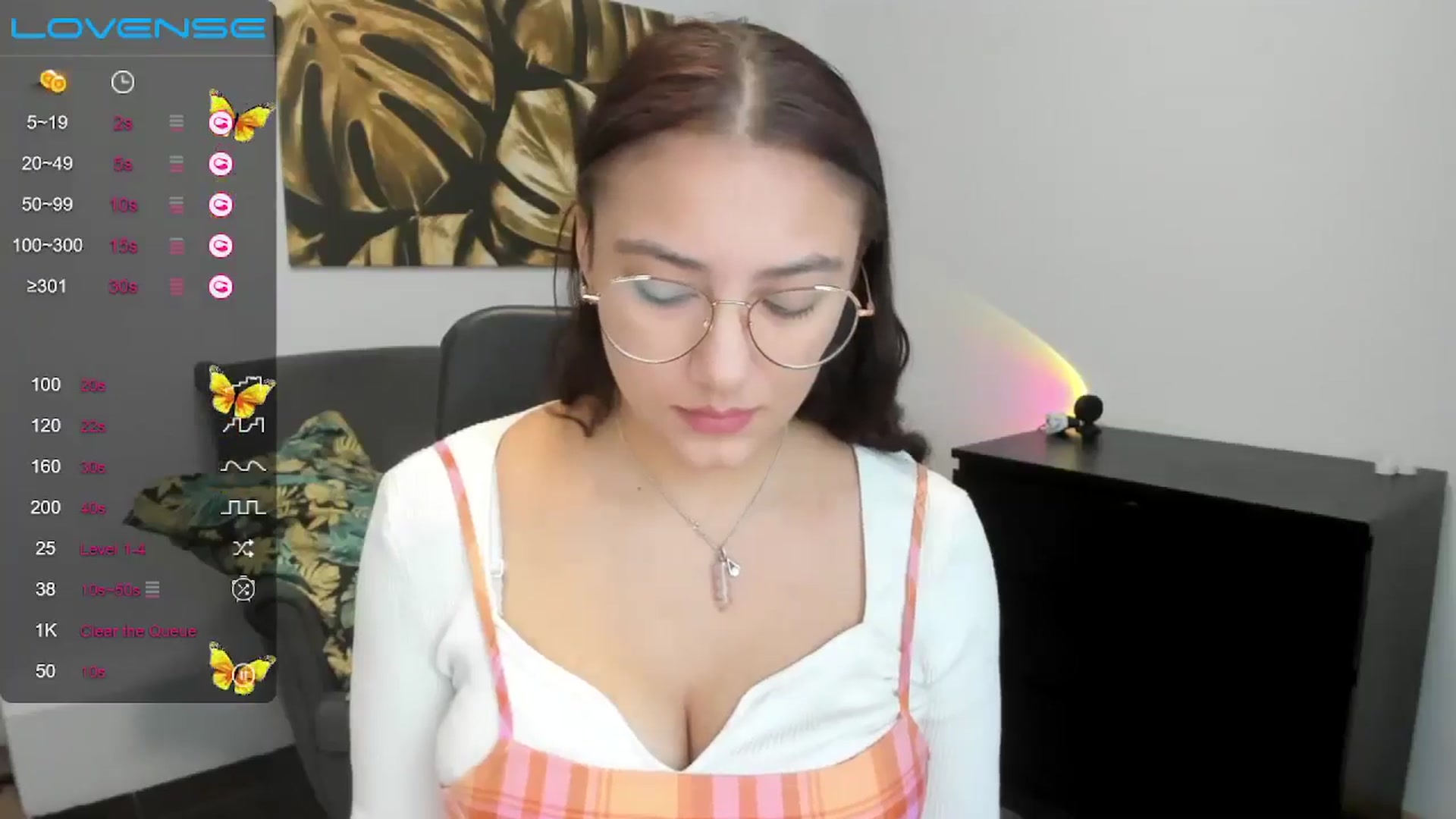 Gallery image thumbnail from SunfLowerr's myfreecams stream on, 11/15/2024, 15:09 image 7 of 20