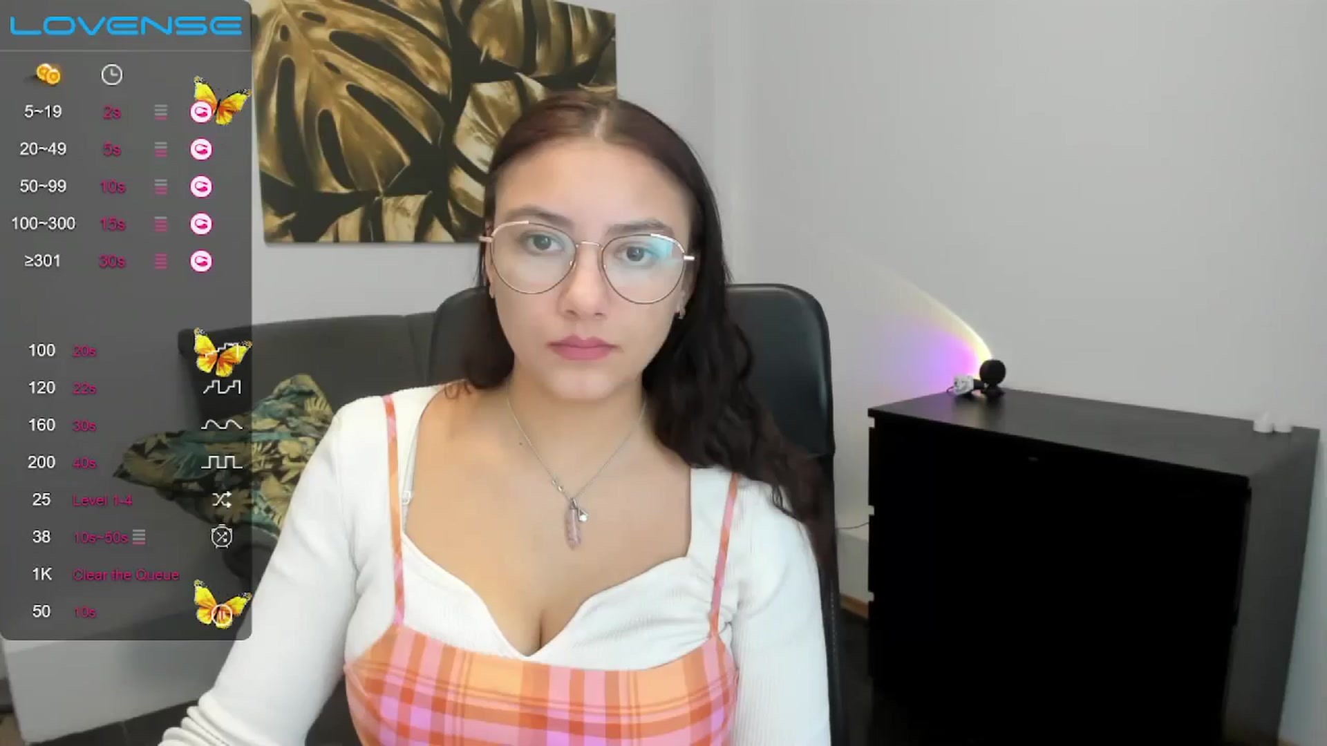 Gallery image thumbnail from SunfLowerr's myfreecams stream on, 11/15/2024, 15:09 image 1 of 20