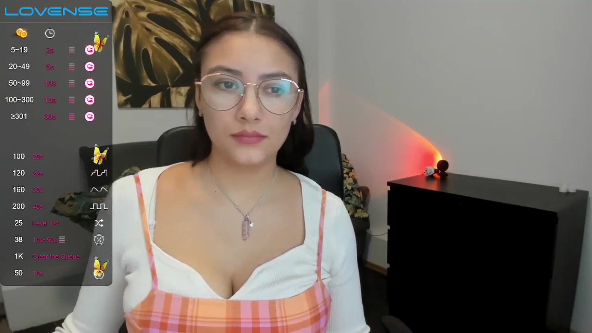 Gallery image thumbnail from SunfLowerr's myfreecams stream on, 11/15/2024, 15:09 image 6 of 20