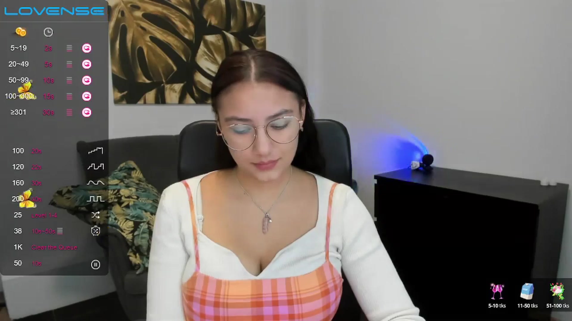 Gallery image thumbnail from SunfLowerr's myfreecams stream on, 11/15/2024, 15:09 image 12 of 20