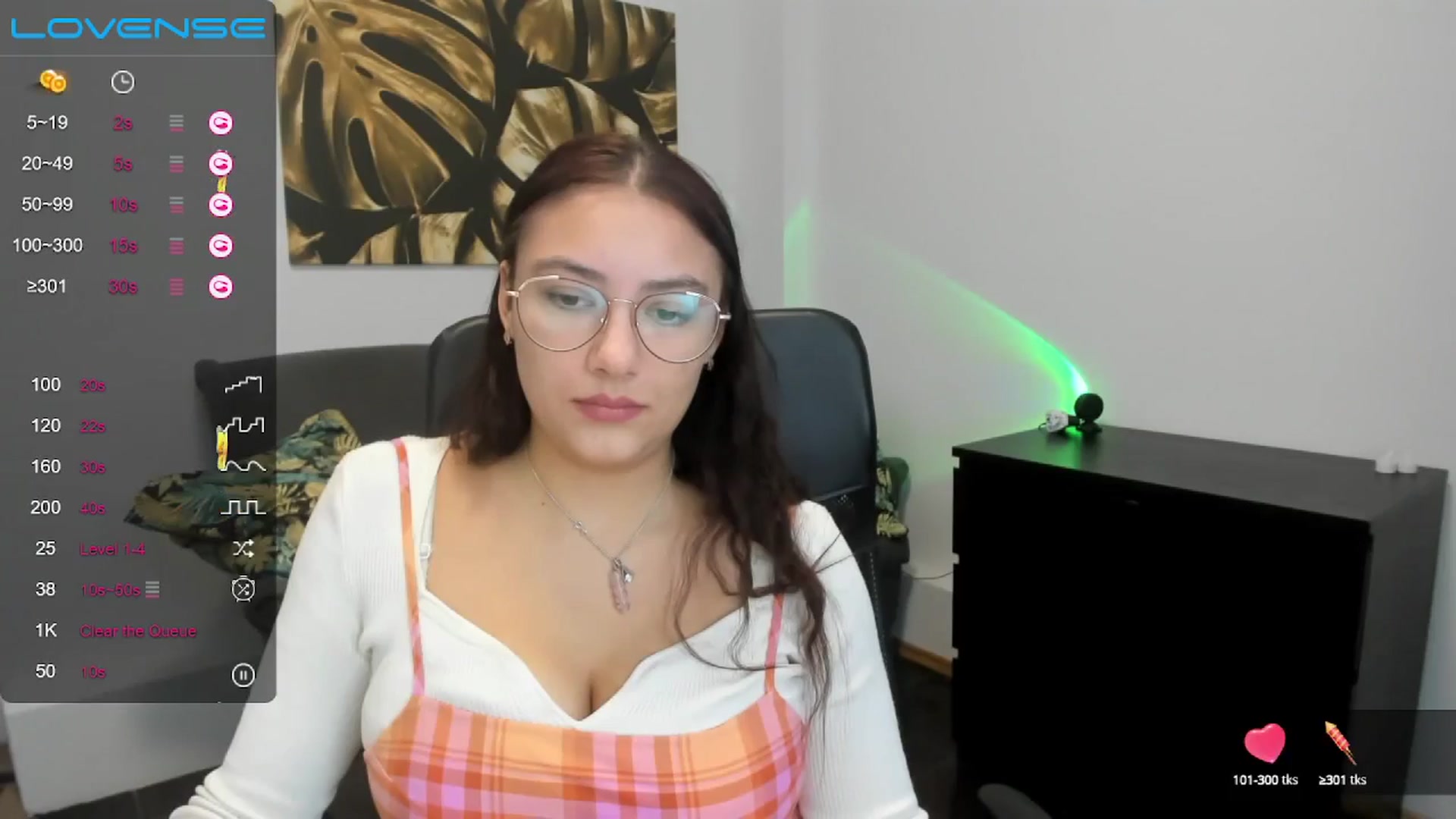 Gallery image thumbnail from SunfLowerr's myfreecams stream on, 11/15/2024, 15:09 image 17 of 20