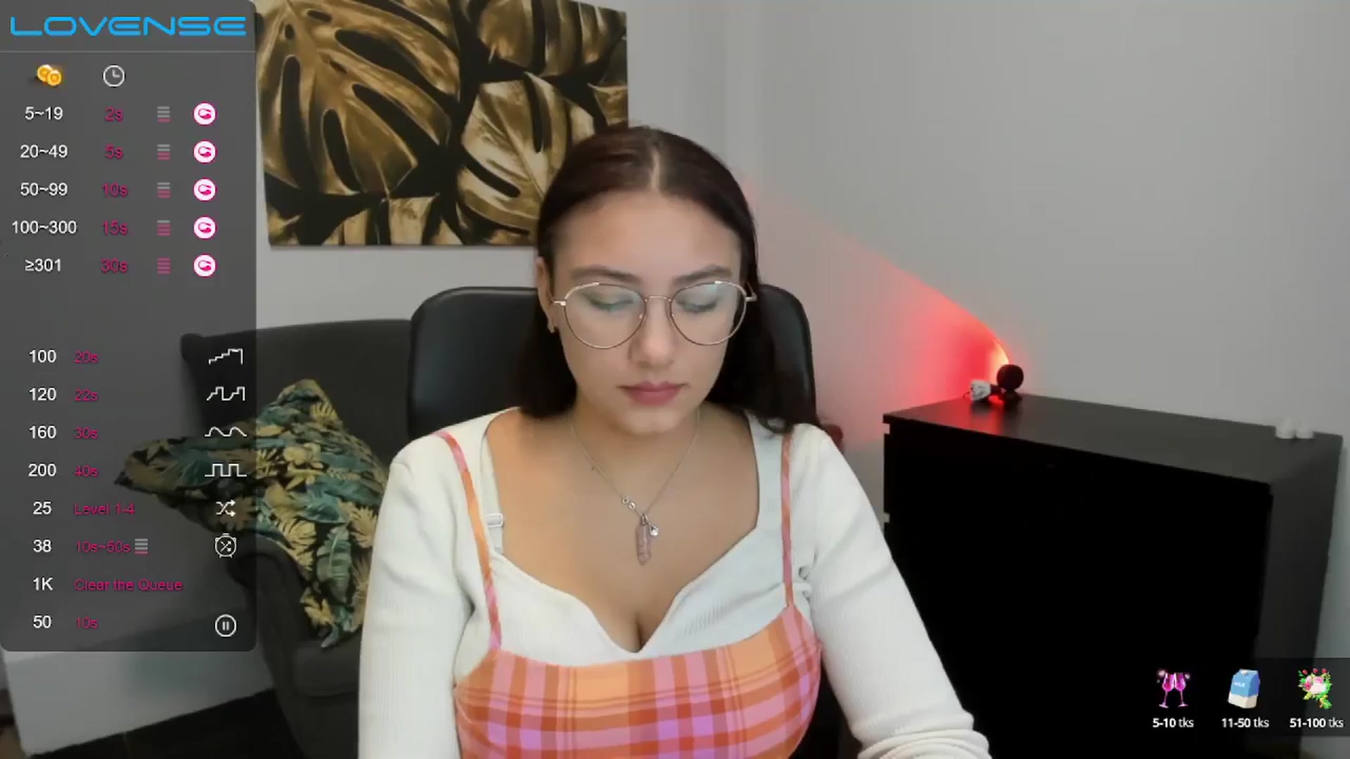 Gallery image thumbnail from SunfLowerr's myfreecams stream on, 11/15/2024, 15:09 image 13 of 20