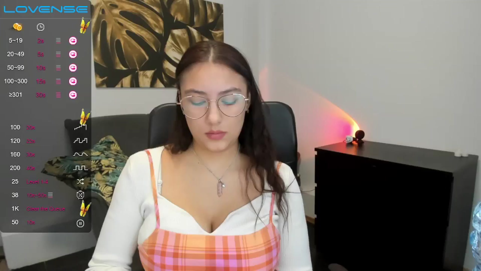 Gallery image thumbnail from SunfLowerr's myfreecams stream on, 11/15/2024, 15:09 image 18 of 20