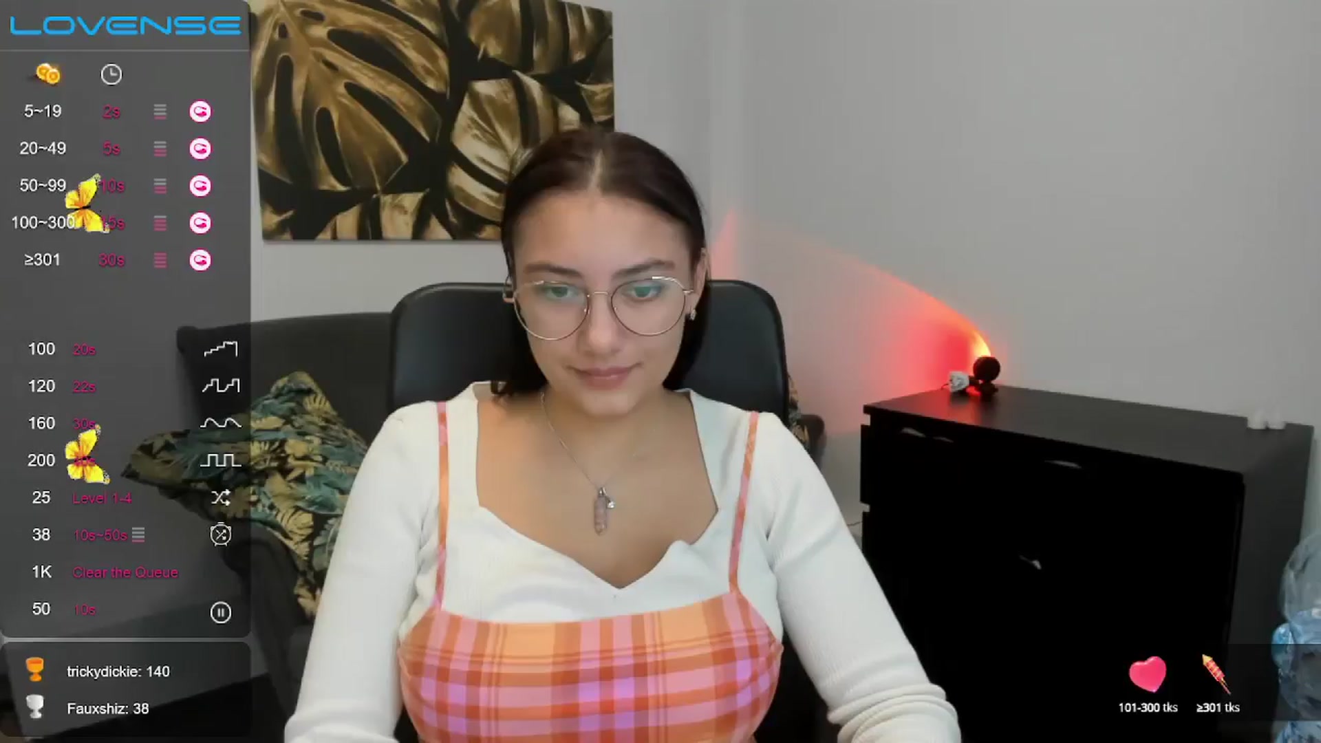 Gallery image thumbnail from SunfLowerr's myfreecams stream on, 11/15/2024, 17:27 image 1 of 20