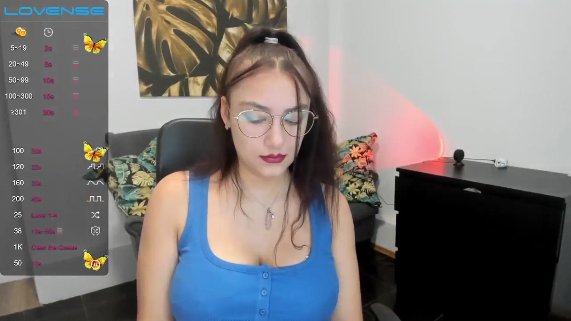 Gallery image thumbnail from SunfLowerr's myfreecams stream on, 11/16/2024, 14:27 image 16 of 20