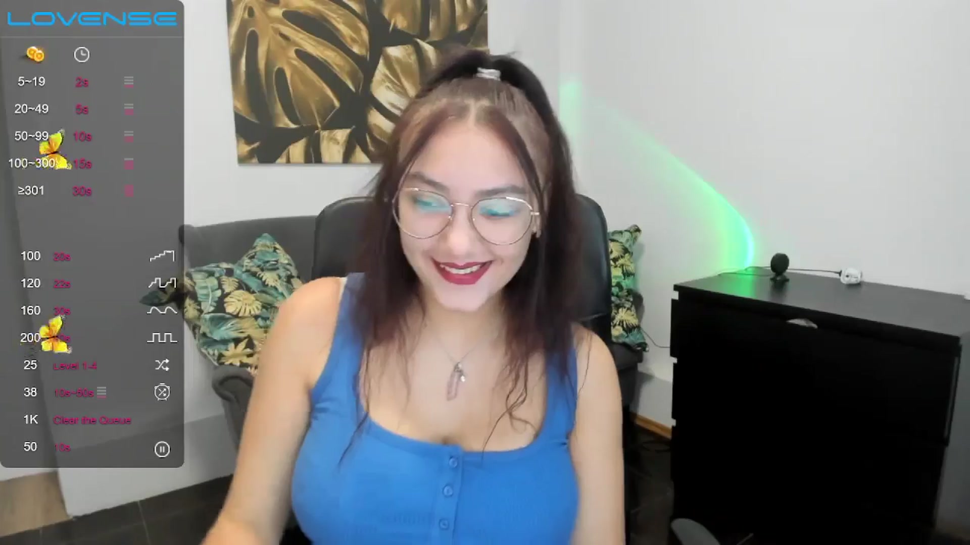 Gallery image thumbnail from SunfLowerr's myfreecams stream on, 11/16/2024, 14:27 image 4 of 20