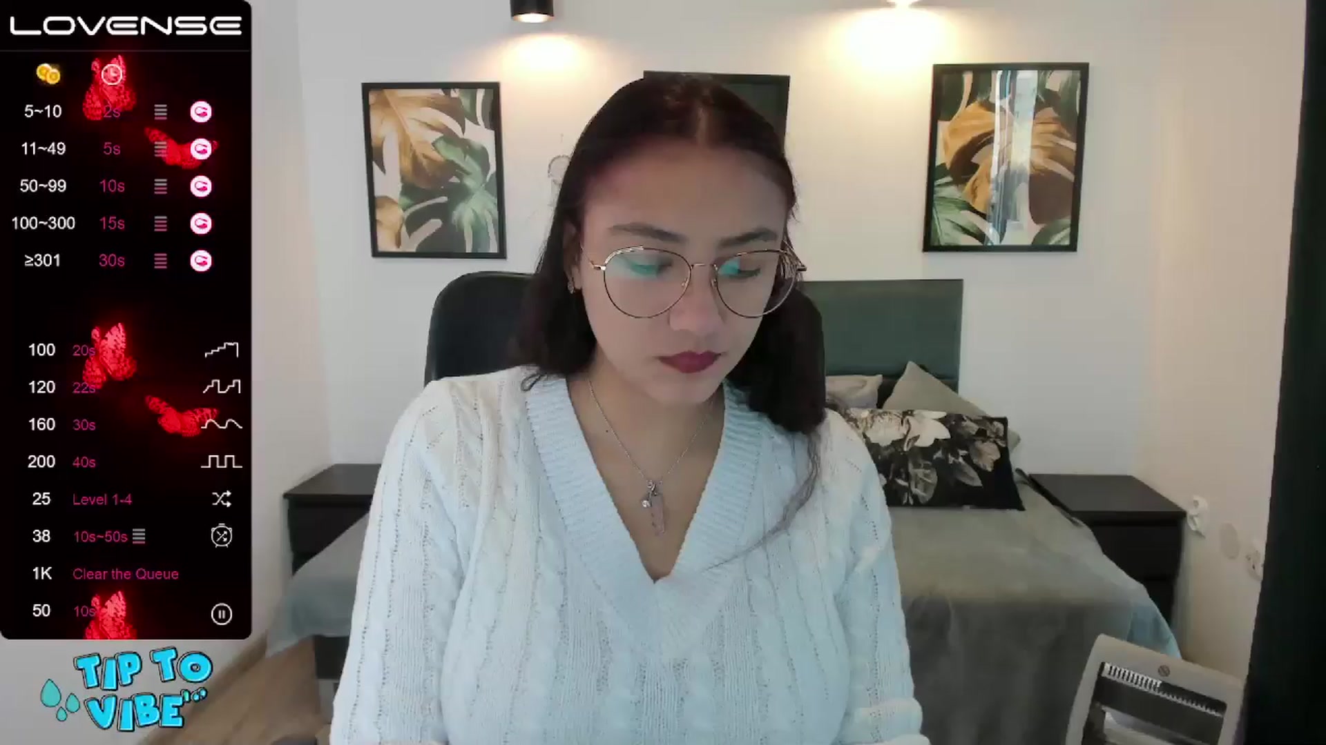 Gallery image thumbnail from SunfLowerr's myfreecams stream on, 11/18/2024, 09:55 image 4 of 20