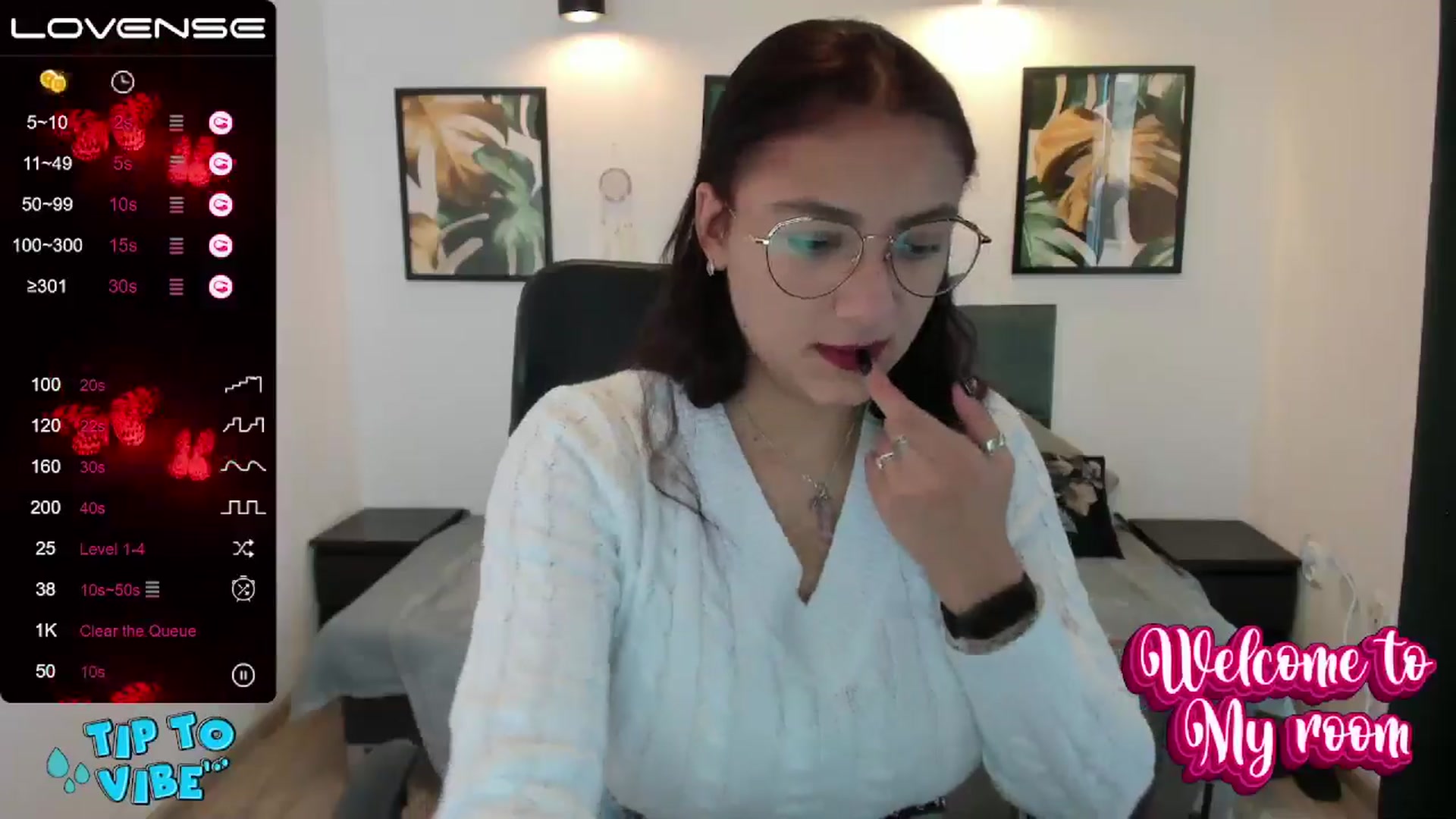 Gallery image thumbnail from SunfLowerr's myfreecams stream on, 11/18/2024, 09:55 image 19 of 20