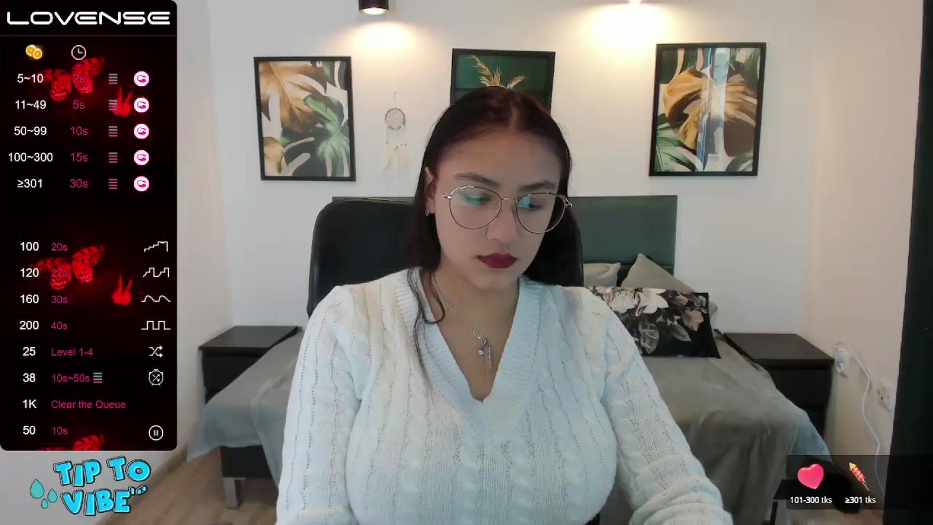 Gallery image thumbnail from SunfLowerr's myfreecams stream on, 11/18/2024, 09:55 image 15 of 20