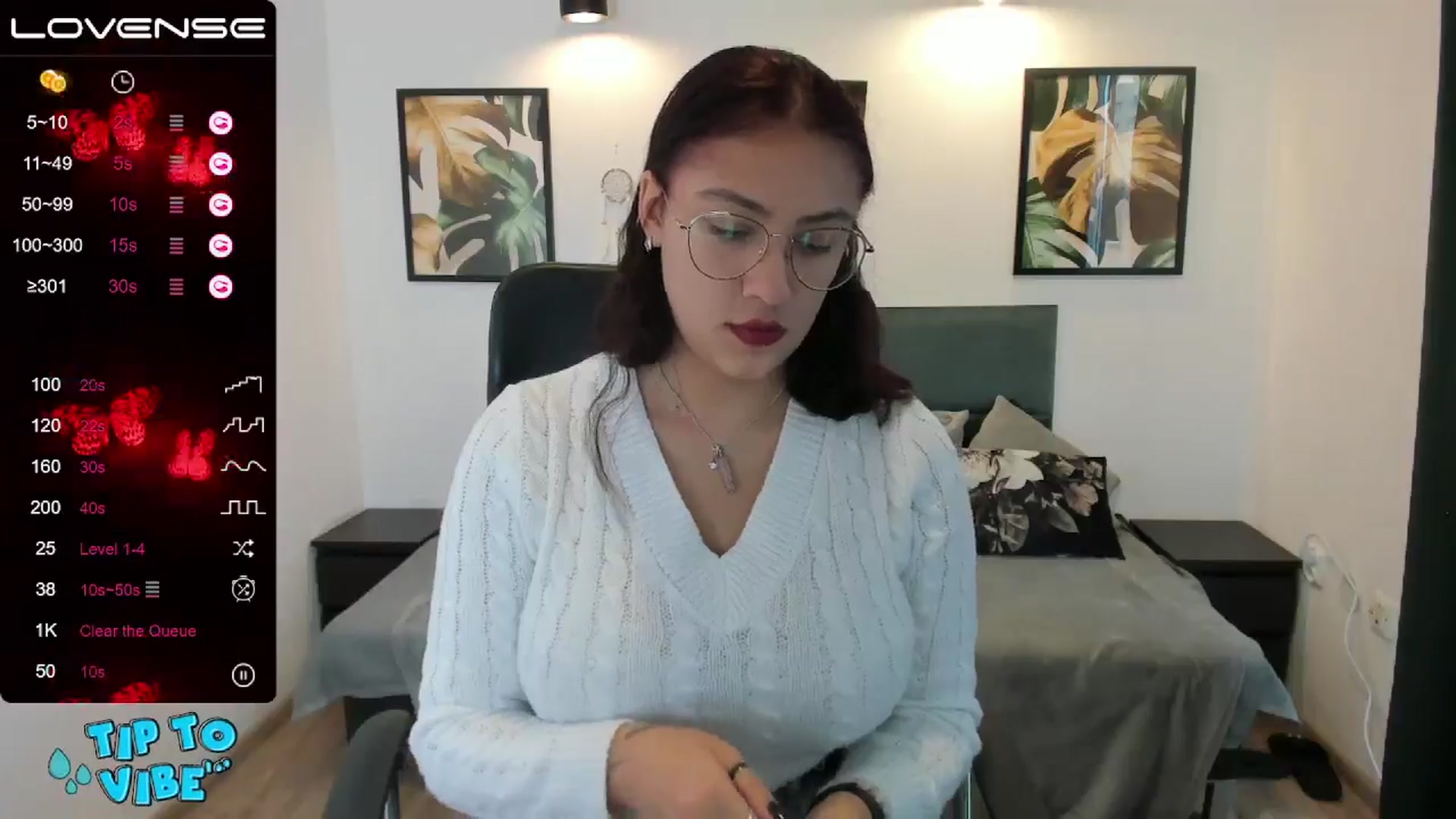Gallery image thumbnail from SunfLowerr's myfreecams stream on, 11/18/2024, 09:55 image 18 of 20