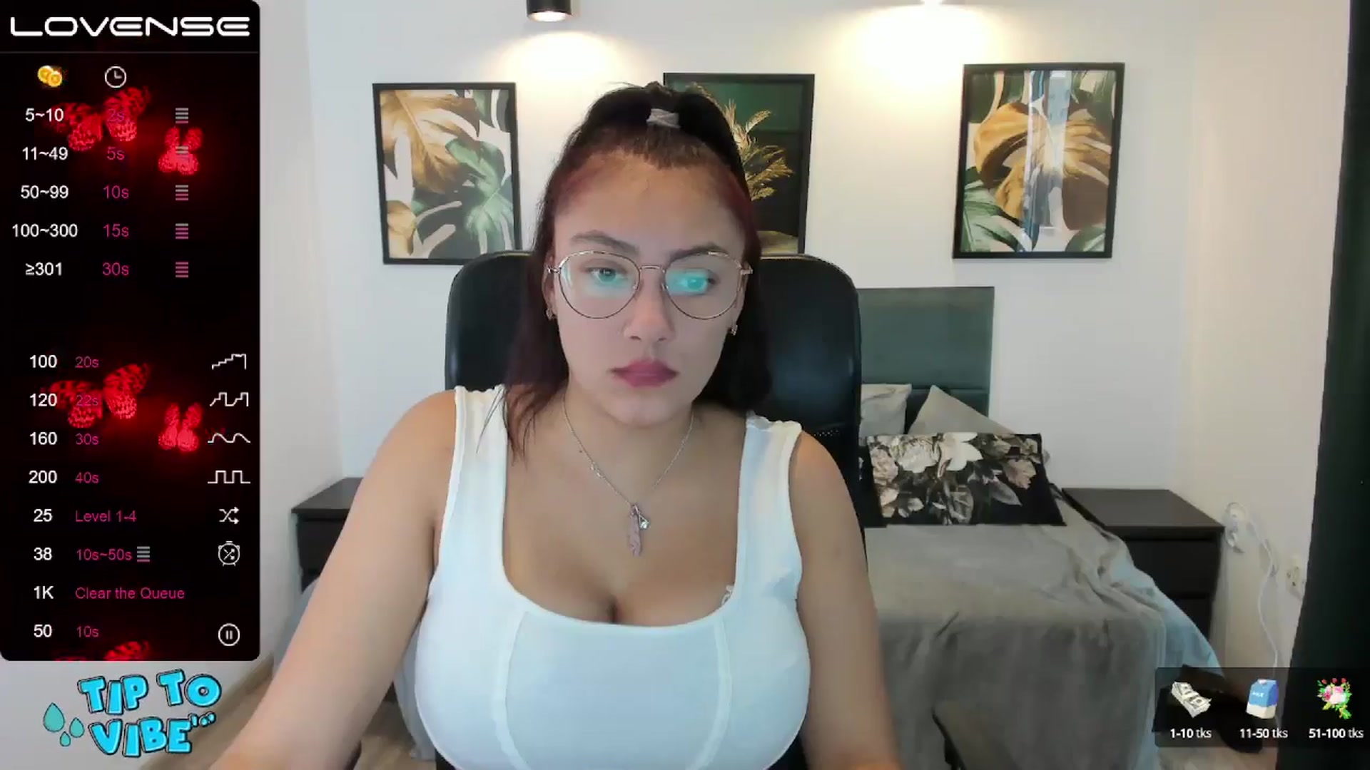 Gallery image thumbnail from SunfLowerr's myfreecams stream on, 11/18/2024, 11:24 image 16 of 20