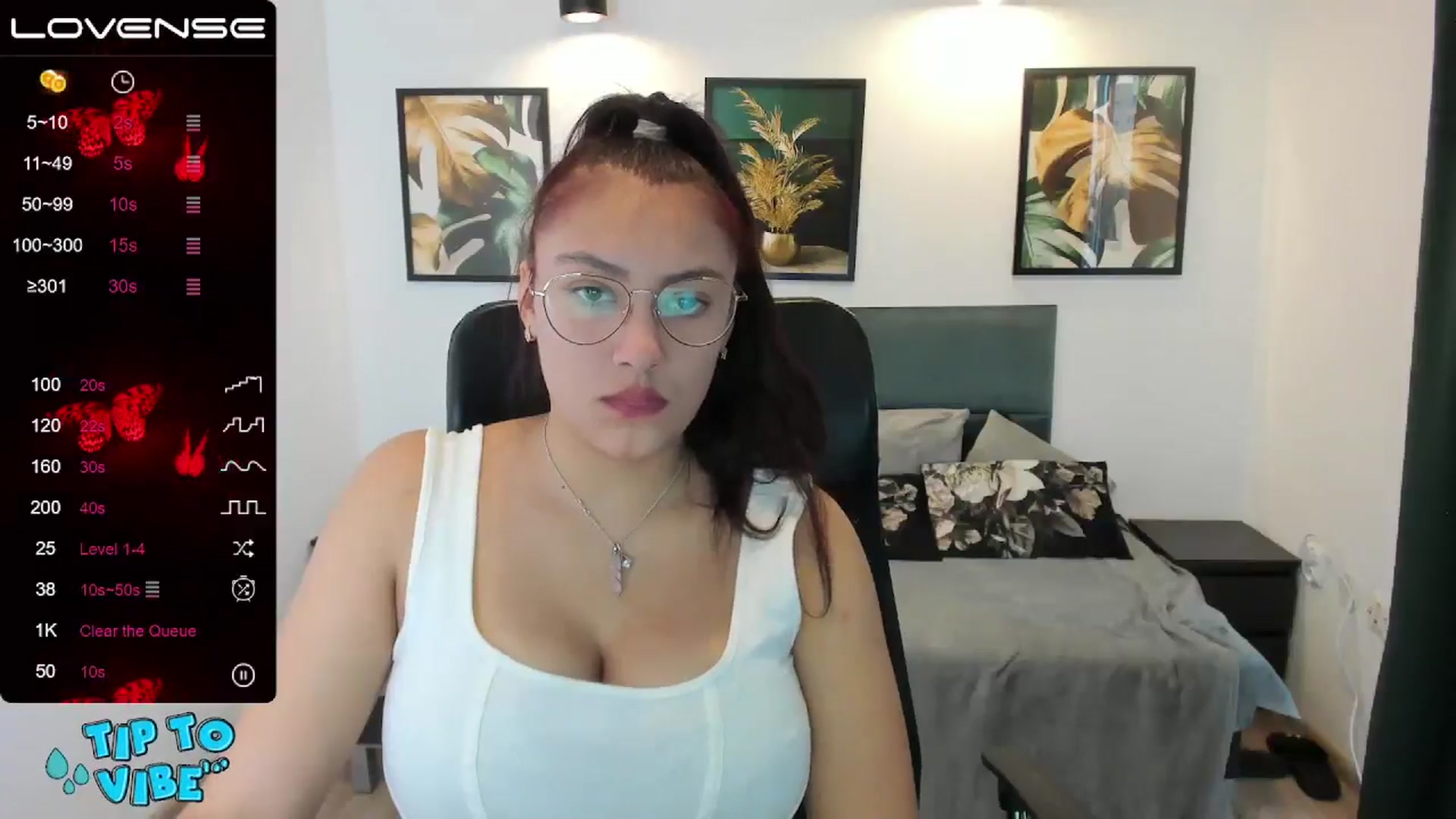 Gallery image thumbnail from SunfLowerr's myfreecams stream on, 11/18/2024, 11:24 image 18 of 20