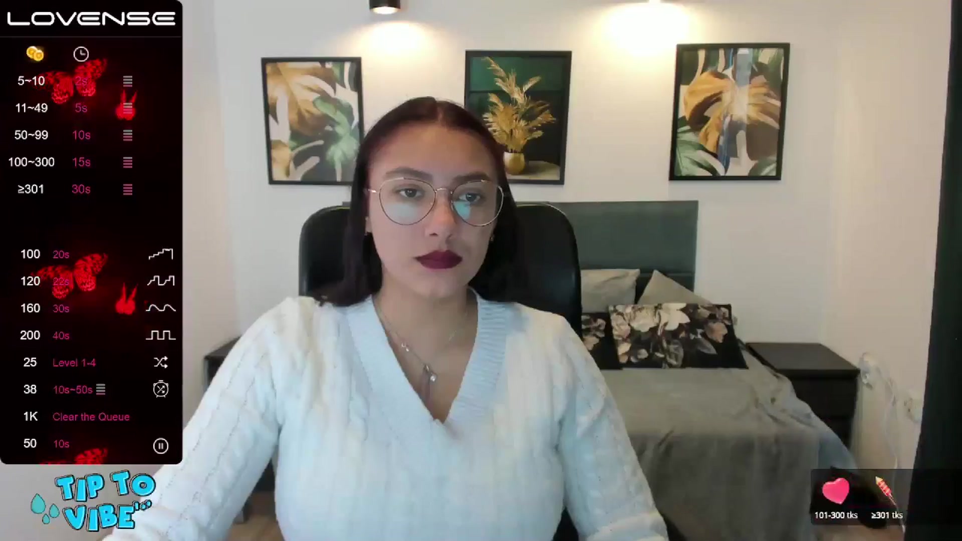 Gallery image thumbnail from SunfLowerr's myfreecams stream on, 11/18/2024, 12:35 image 18 of 20