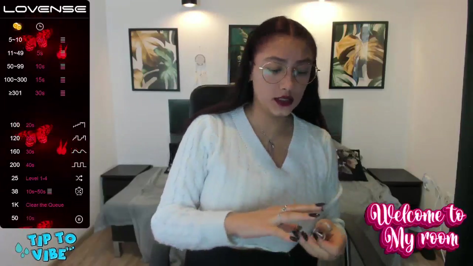 Gallery image thumbnail from SunfLowerr's myfreecams stream on, 11/18/2024, 12:35 image 11 of 20