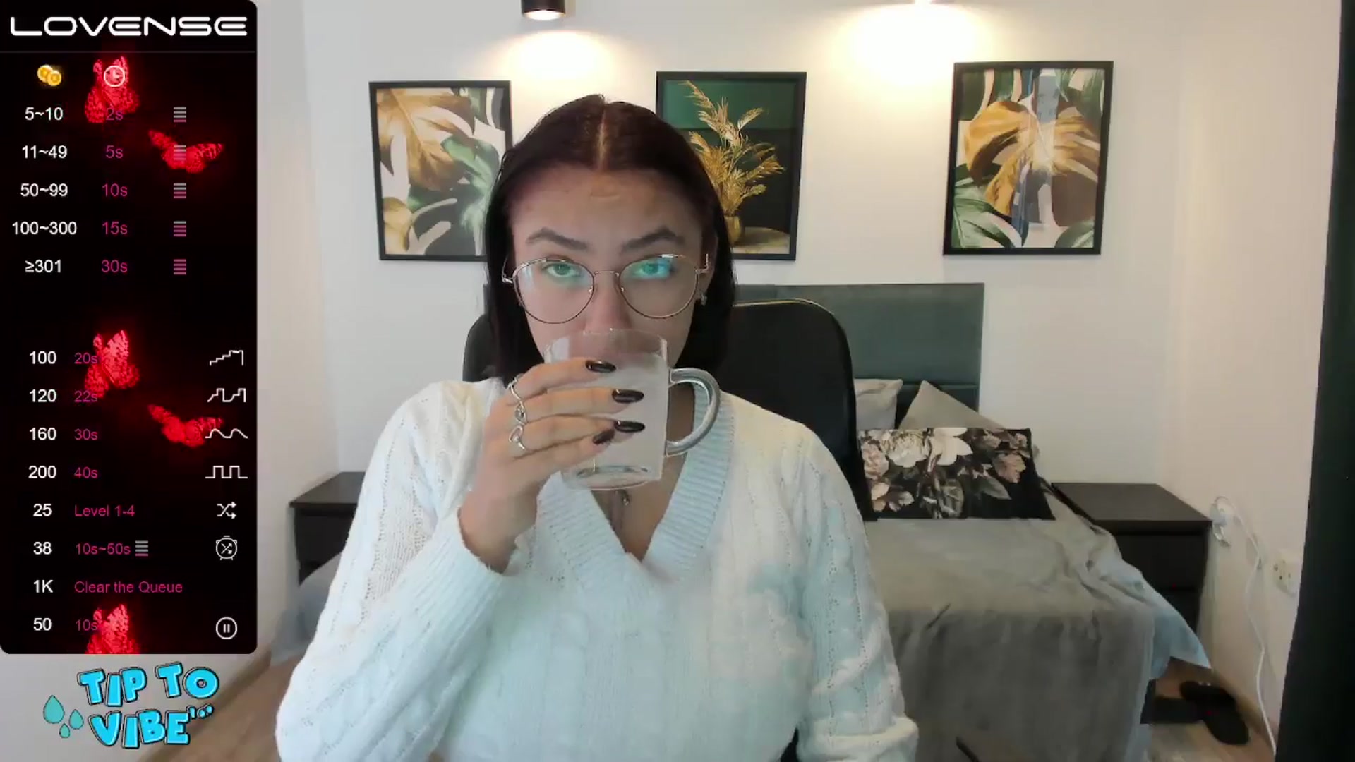 Gallery image thumbnail from SunfLowerr's myfreecams stream on, 11/18/2024, 12:35 image 12 of 20