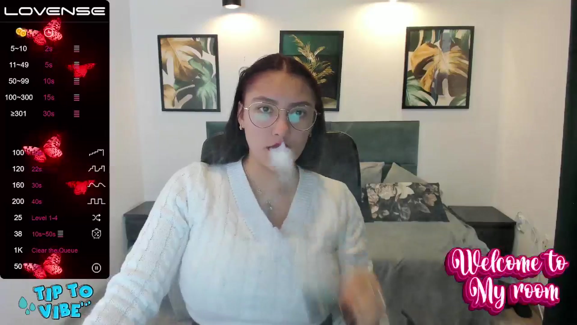 Gallery image thumbnail from SunfLowerr's myfreecams stream on, 11/18/2024, 12:35 image 13 of 20