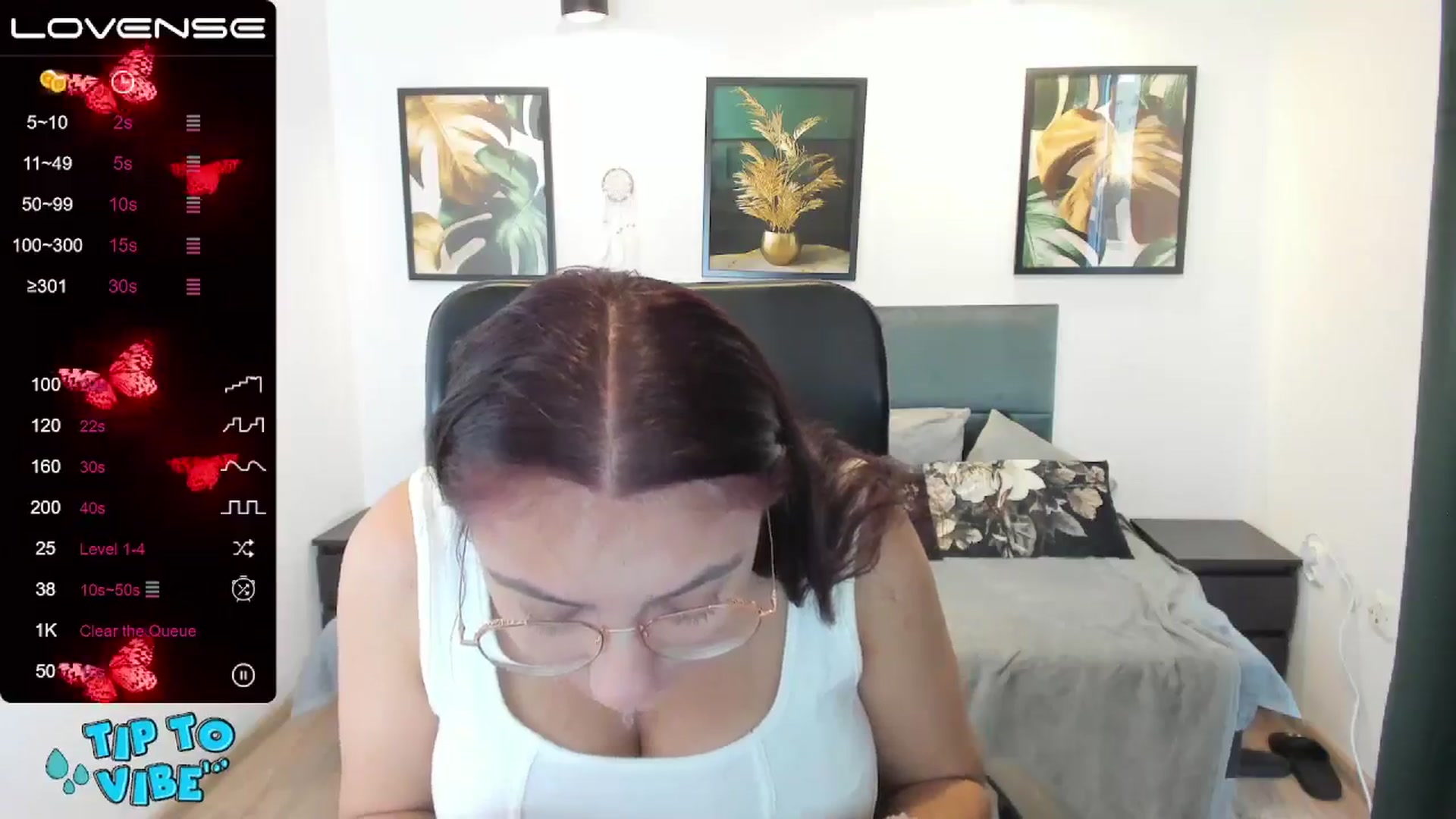 Gallery image thumbnail from SunfLowerr's myfreecams stream on, 11/18/2024, 12:35 image 6 of 20